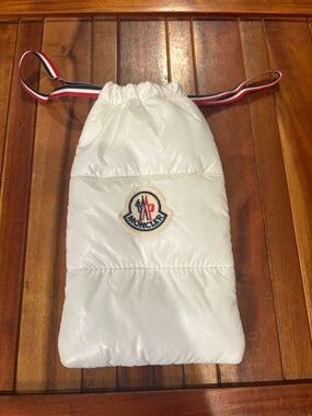 NWOT Moncler Puffy White Sunglasses Pouch Silky Shiny